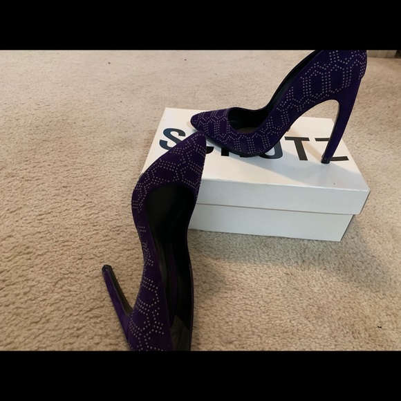 Shoes - Picture 3 of 4